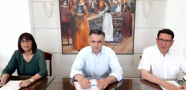 Προσθήκη ορόφου και λειτουργική βελτίωση των εγκαταστάσεων του Γ.Ν. Καστοριάς Προσθήκη ορόφου και λειτουργική βελτίωση των εγκαταστάσεων του Γ.Ν. Καστοριάς