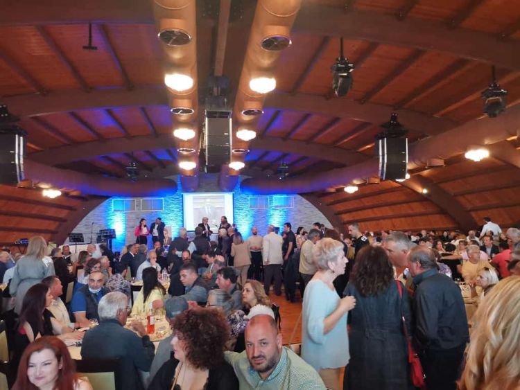 Τι τιμή είναι αυτή που μου κάνατε. Αυτή την εμπιστοσύνη δεν θα την προδώσω ποτέ... Τι τιμή είναι αυτή που μου κάνατε. Αυτή την εμπιστοσύνη δεν θα την προδώσω ποτέ…