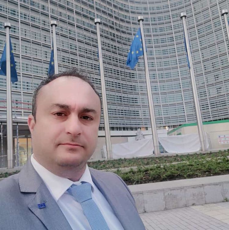 Δεν αποδέχεται…