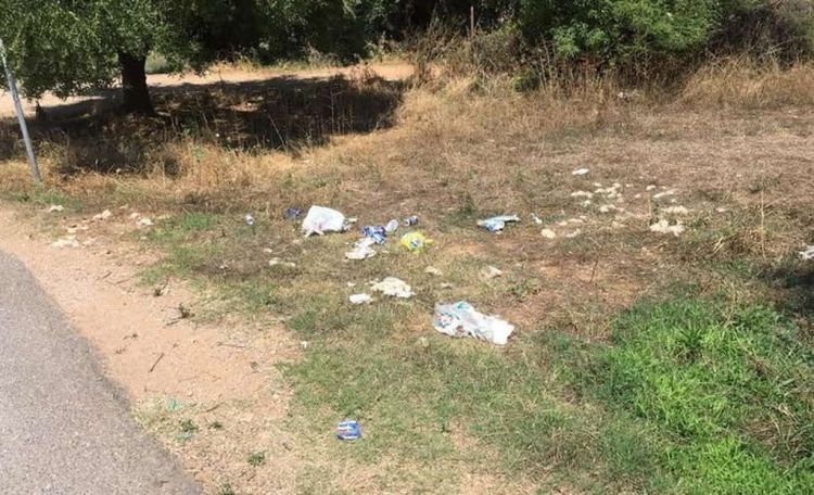 Θα πετούσες ποτέ σκουπίδια μέσα στο σπίτι σου;