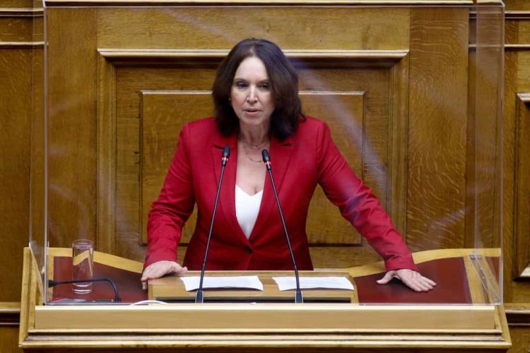 Καλλιόπη Βέττα: Να προστατευθούν τα δικαιώματα των ατόμων με αναπηρία και χρόνιες παθήσεις στην απασχόληση