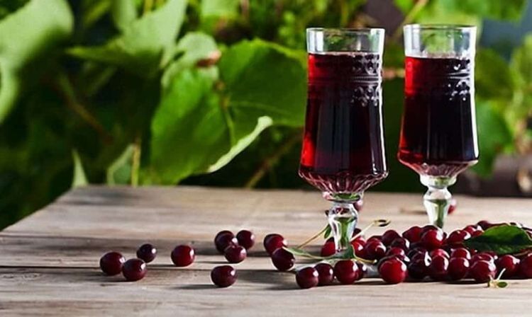 Λικέρ βύσσινο – εύκολη παραδοσιακή σπιτική συνταγή