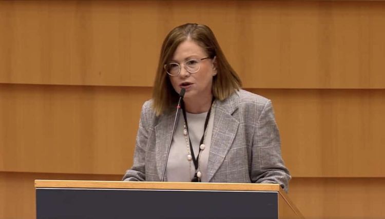 Μαρία Σπυράκη προς Φρανς Τιμερμανς: Πλαφόν στη χονδρική του φυσικού αερίου και αλλαγή μοντέλου τιμολόγησης του ηλεκτρισμού 