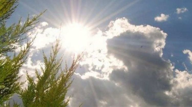 Ο Καιρός Σήμερα: Ηλιοφάνεια με λίγες νεφώσεις με τοπικούς όμβρους κυρίως στα ορεινά