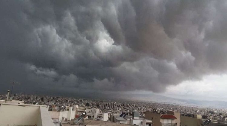 Ο Καιρός Σήμερα: Νεφώσεις παροδικά αυξημένες με τοπικές βροχές και σποραδικές καταιγίδες