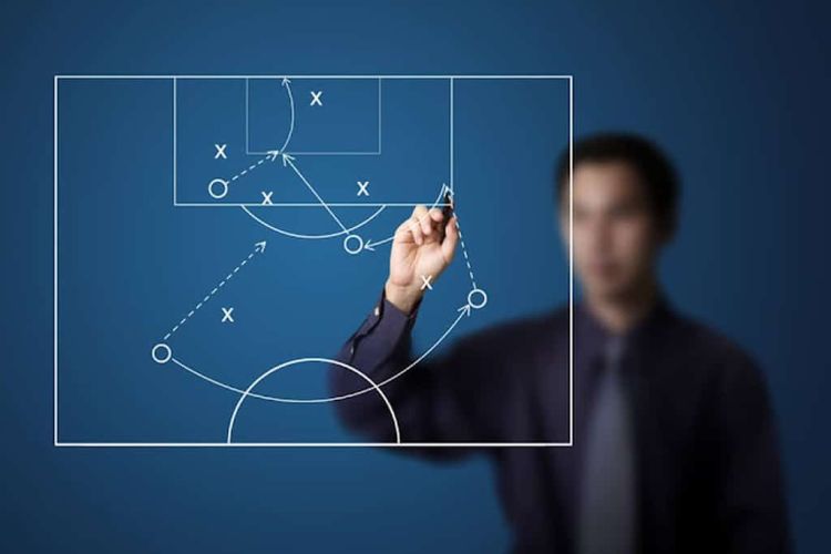 Σε όλες τις Κατηγορίες των τοπικών πρωταθλημάτων διπλωματούχοι προπονητές