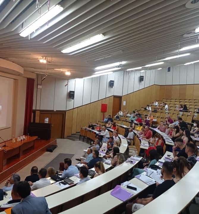 Eνδιαφέροντα τα συμπεράσματα στην ημερίδα για την αξιοποίηση αιθέριου ελαίου και ανθόνερου ρίγανης και λεβάντας