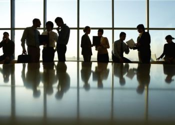 H αγορά εργασίας και η τριτοβάθμια εκπαίδευση πρέπει να βρίσκονται σε διαρκή επικοινωνία