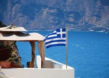 Tο τέλος της τουριστικής σεζόν θα συμπίπτει με το τέλος της χρονιάς