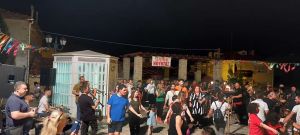 Άναψαν φανό μέσα στο κατακαλόκαιρο…