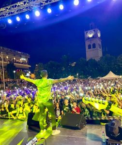 Ένα καλοκαιρινό party της αγοράς στην Κοζάνη με τη «Λευκή νύχτα» Ένα καλοκαιρινό Party της αγοράς στην Κοζάνη με τη «Λευκή νύχτα»