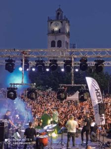 Ένα καλοκαιρινό party της αγοράς στην Κοζάνη με τη «Λευκή νύχτα» Ένα καλοκαιρινό Party της αγοράς στην Κοζάνη με τη «Λευκή νύχτα»