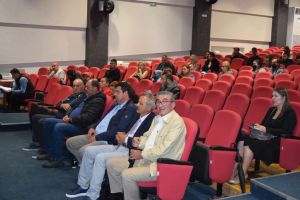 Με τους επιτυχόντες του Προγράμματος Κοινωφελούς Εργασίας ο Δήμαρχος Φλώρινας Βασίλης Γιαννάκης Με τους επιτυχόντες του Προγράμματος Κοινωφελούς Εργασίας ο Δήμαρχος Φλώρινας Βασίλης Γιαννάκης