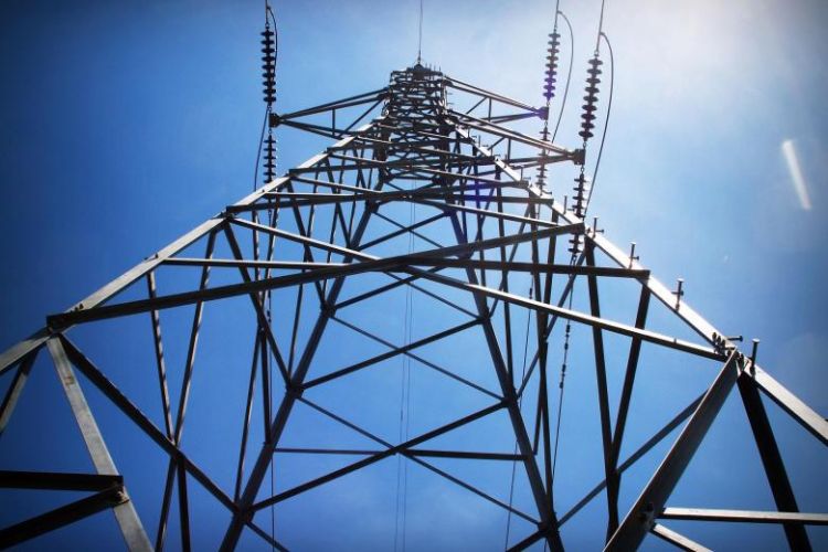 Ακρίβεια στο ρεύμα: «Φρένο» στα πάγια – Τι θα προβλέπει η ρύθμιση που κατατίθεται σήμερα