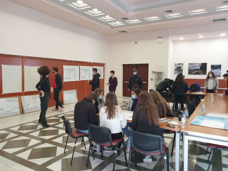 Ανάπλαση της Σχολικής Αυλής του Γυμνασίου – Λυκείου Σερβίων