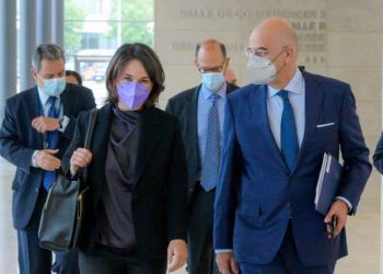 Αναλένα Μπέρμποκ: Τι θα συζητήσει η ΥΠΕΞ της Γερμανίας στην Αθήνα και ποια τα αγκάθια της επίσκεψης