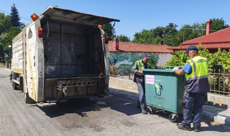 Ειδικά αυτοκόλλητα με πληροφορίες για την ημερομηνία απολύμανσης και πλύσης, στους κάδους απορριμμάτων του Δήμου Εορδαίας