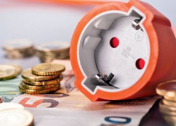 Επιδότηση ηλεκτρικού ρεύματος: Αυξημένα τα ποσά – Τι κερδίζουν νοικοκυριά, επιχειρήσεις, αγρότες