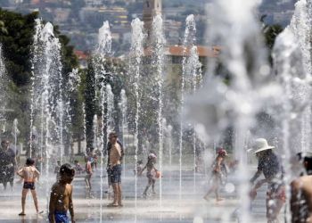 Ευρώπη καύσωνας: Ακραίες θερμοκρασίες σε Πορτογαλία, Ισπανία, Γαλλία και Βρετανία