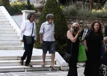 Ιωάννης Στρατάκης: Ανακοινώνω την ίδρυση του κόμματος της Σαγιονάρας