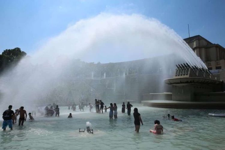 «Καμίνι» η Ευρώπη: Συναγερμός για επικίνδυνο κύμα καύσωνα από την Ιβηρική μέχρι τη Γερμανία