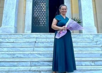 Μητέρα εννιά παιδιών παίρνει το πτυχίο της με άριστα από το ΑΠΘ