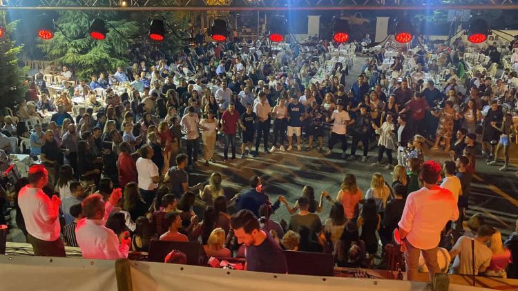 Μια καταπληκτική βραδιά με πολύ κέφι και παράδοση στο Πρωτοχώρι