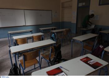 ΟΕΕ: Επιτακτική ανάγκη η ενίσχυση της οικονομικής παιδείας και οι προσλήψεις οικονομολόγων εκπαιδευτικών