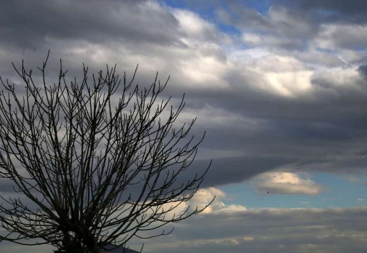 Ο Καιρός Σήμερα: Ηλιοφάνεια με λίγες αραιές νεφώσεις