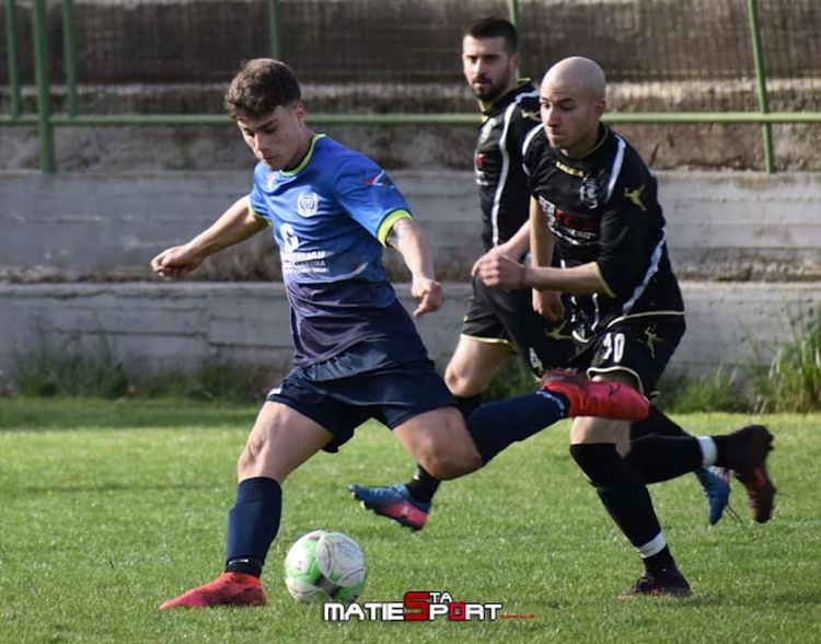 Σφοδρές αντιδράσεις από τις ΕΠΣ για την τροπολογία Αυγενάκη