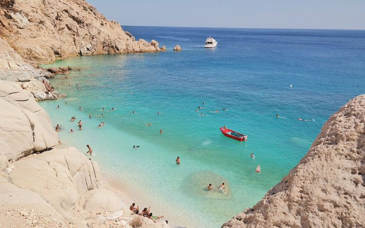 Τουρισμός: «Σπάει» τα κοντέρ στην καρδιά του καλοκαιριού