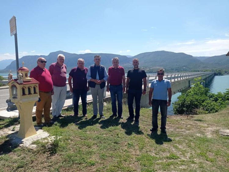 Φωτισμός της γέφυρας Ρυμνίου