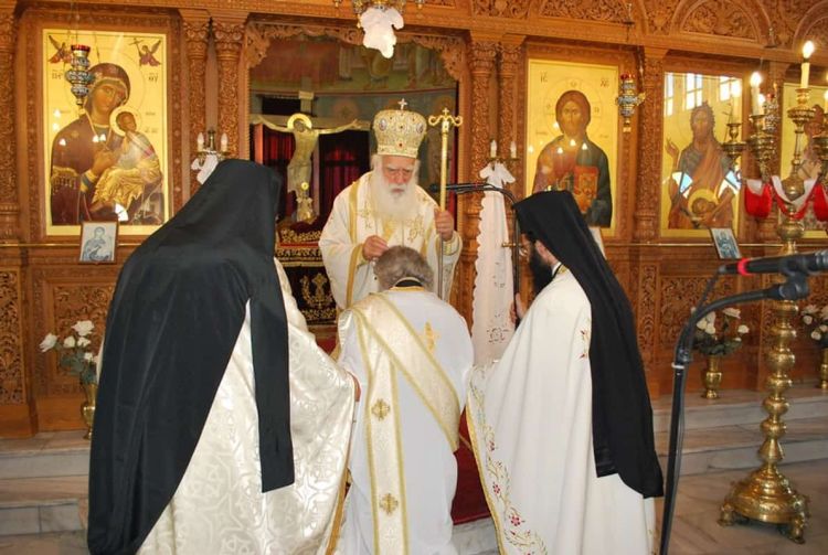 Χειροτονήθηκε ο μέχρι πρότινος διάκονος π. Σάββας Παπαδόπουλος από την Κοζάνη