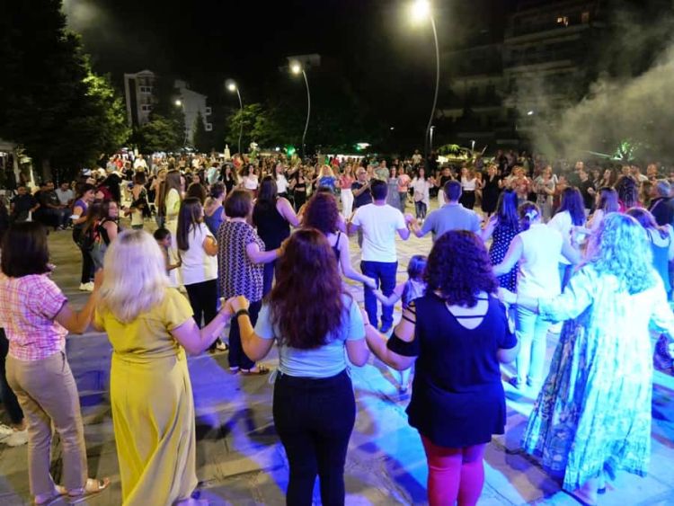 Όλη Η Πλατεία, Μια Γιορτή – Το Ποντιακό Γλέντι Του Πολιτιστικού Μας Καλοκαιριού Στα Γρεβενά