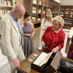 Δωρεά βιβλίων από τον Αν. Γενικό Πρόξενο της Ομοσπονδιακής Δημοκρατίας της Γερμανίας, Carsten Müller