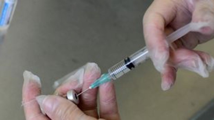 Η τέταρτη δόση εμβολίου Covid 19 παρέχει έξτρα προστασία στους ηλικιωμένους έναντι της όμικρον