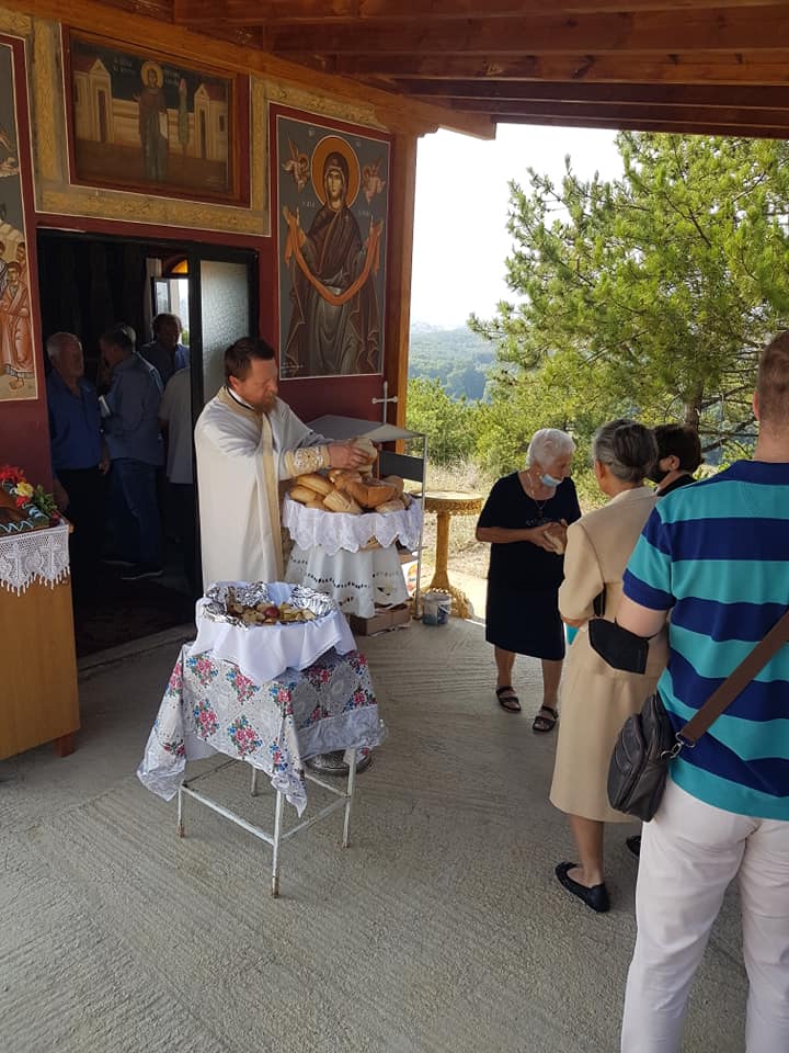 Μηλιά Κοζάνης: στο Εξωκλήσι Αγίας Ειρήνης Χρυσοβαλάντου, τελέστηκε η θεία λειτουργία Μηλιά Κοζάνης: στο Εξωκλήσι Αγίας Ειρήνης Χρυσοβαλάντου, τελέστηκε η θεία λειτουργία