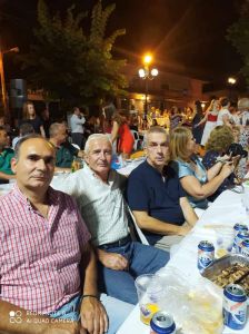 Παραδοσιακό γλέντι στη Λευκοπηγή Παραδοσιακό γλέντι στη Λευκοπηγή