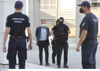 Ποινή κάθειρξης 12 ετών στον Λιγνάδη αποφάσισε κατά πλειοψηφία το Δικαστήριο Ποινή κάθειρξης 12 ετών στον Λιγνάδη αποφάσισε κατά πλειοψηφία το Δικαστήριο