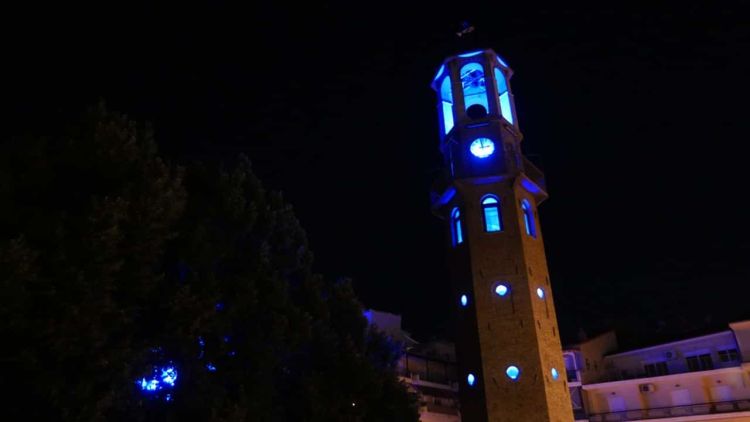 Σε «Ώρα Τεντόγλου» Το Ρολόι – Στα Μπλε Της Ελλάδας Το Σύμβολο Της Πόλης Για Τον Παγκόσμιο Πρωταθλητή