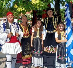 Το Παλαιοχώρι γιόρτασε…. με χορό και με τραγούδι