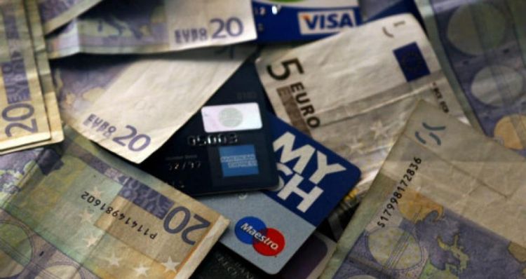 Αλλάζουν όλα στα επιδόματα ΟΑΕΔ και ΟΠΕΚΑ: Πληρωμές με προπληρωμένες κάρτες και φρένο στις αναλήψεις