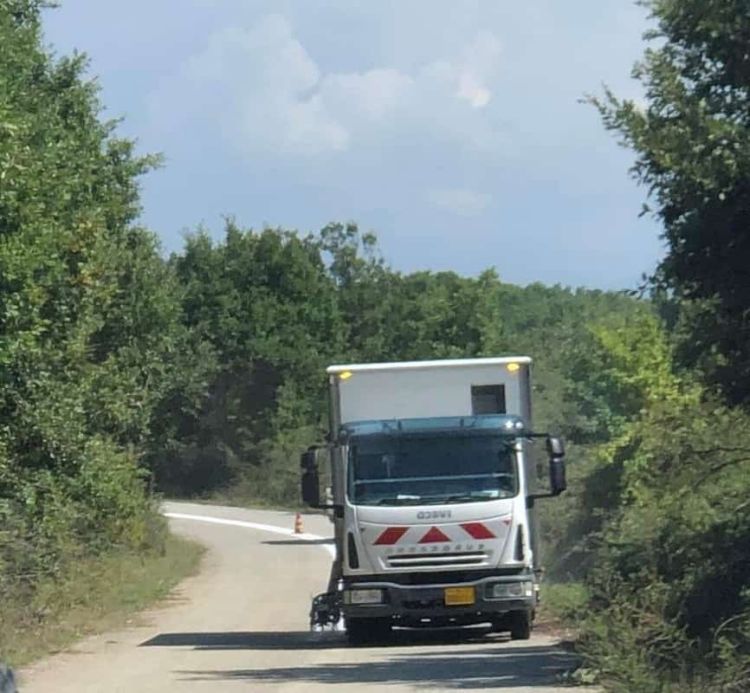 Εργασίες διαγράμμισης στο σύνολο του οδικού δημοτικού δικτυού του Δήμου Βοΐου.