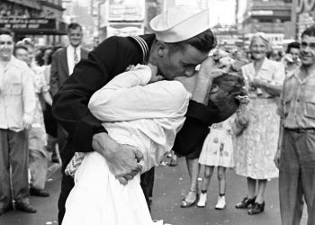 Η φωτογραφία – σύμβολο της λήξης του Β’ Παγκοσμίου Πολέμου