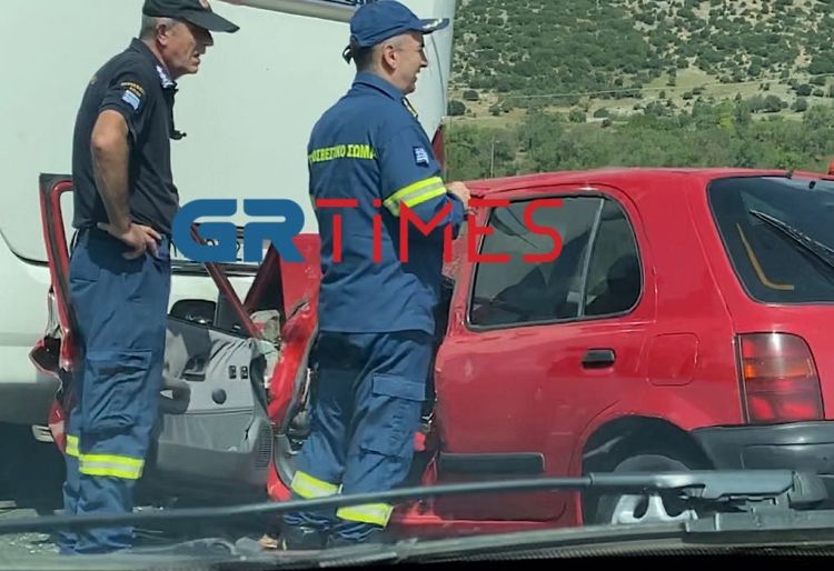 Νεκρή 66χρονη οδηγός σε τροχαίο