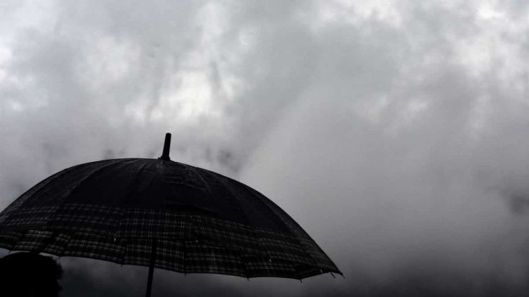 Ο Καιρός Σήμερα: Τοπικές βροχές και καταιγίδες με πιθανότητα για χαλάζι και πτώση της θερμοκρασίας