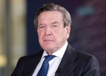 Ο πρώην καγκελάριος Γκέρχαρντ Σρέντερ μηνύει την Μπούντεσταγκ