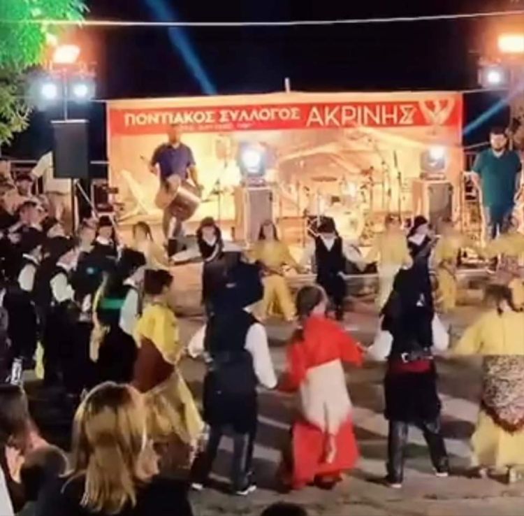 Παραδοσιακό γλέντι στην Ακρινή