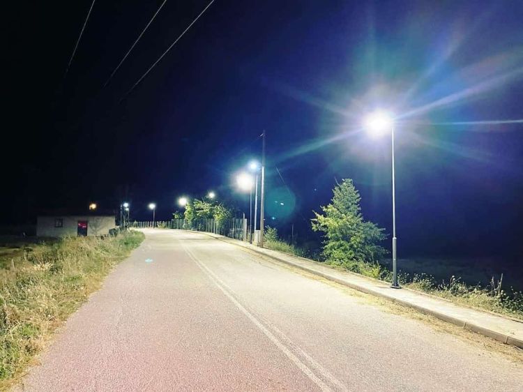 Σημαντική βελτίωση της νυχτερινής ορατότητας έφερε ο νέος δημοτικός οδοφωτισμός μεταξύ Κοκκινιάς και Πολυδένδρου