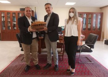 Στον Περιφερειάρχη ο  Αντιπρόεδρος του ΕΚΑΒ Παναγιώτης  Κουτσουμπέλης. Μίλησαν για την αναβάθμιση της λειτουργίας του ΕΚΑΒ